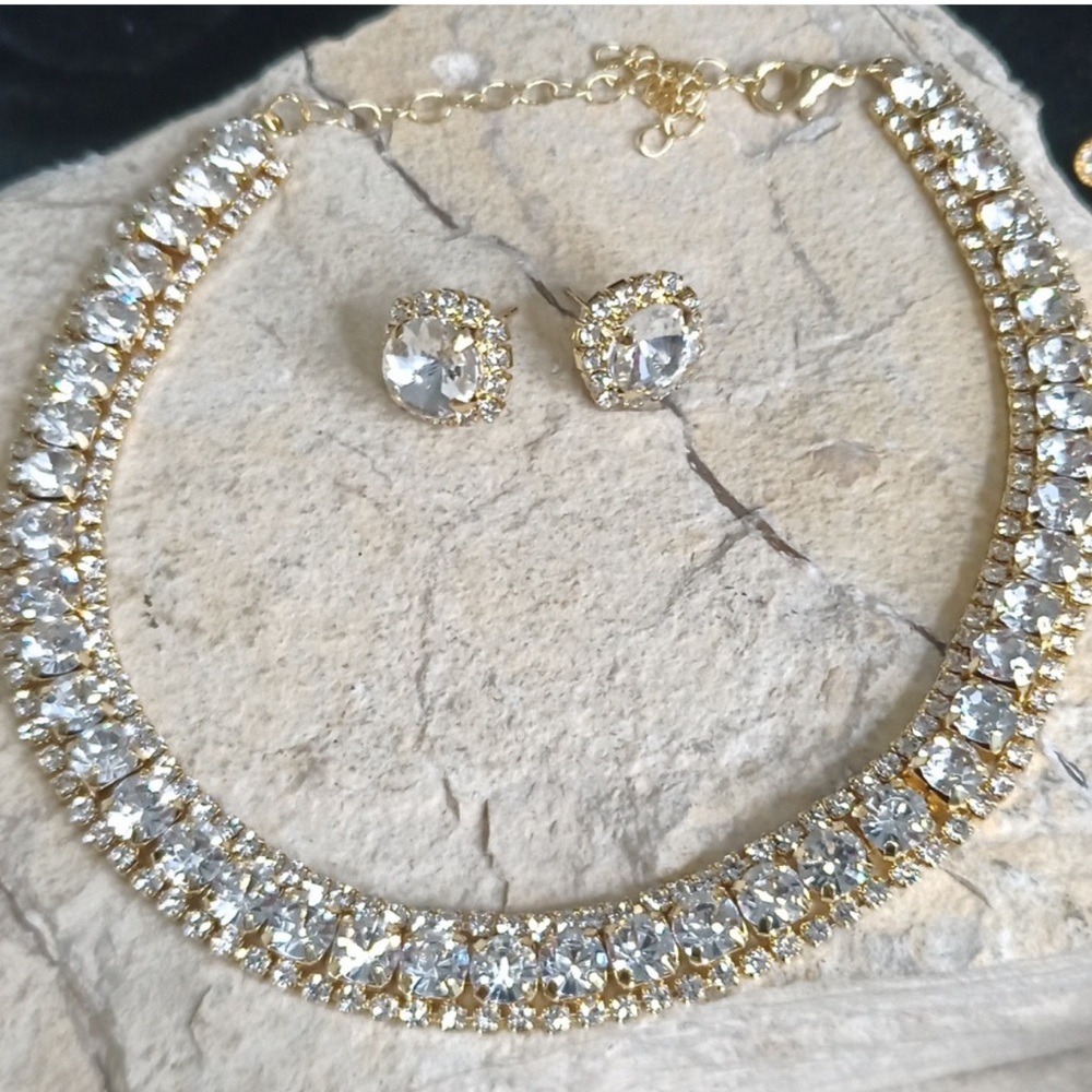 MAGNIFICENT VINTAGE AND MODERN ELEGANT STUNNER SET 🔥🔥🔥🔥